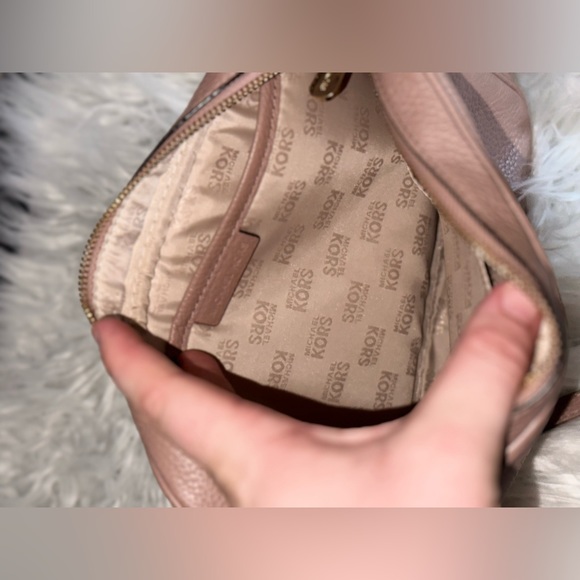 SOLD Dusty Pink Michael Kors Crossbody - Picture 4 of 5